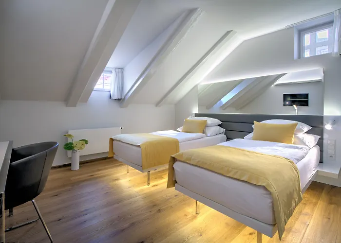 Bishop's House 4*