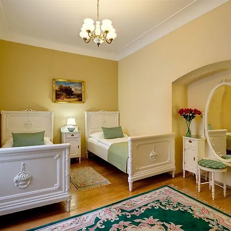 Bishop's House Hotel 4*