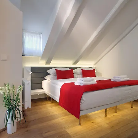 Bishop's House 4* Prague