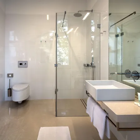 Bishop's House 4* Prague