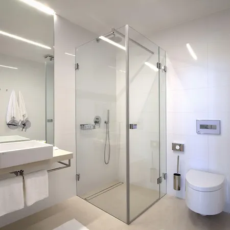 Bishop's House Hotel 4*