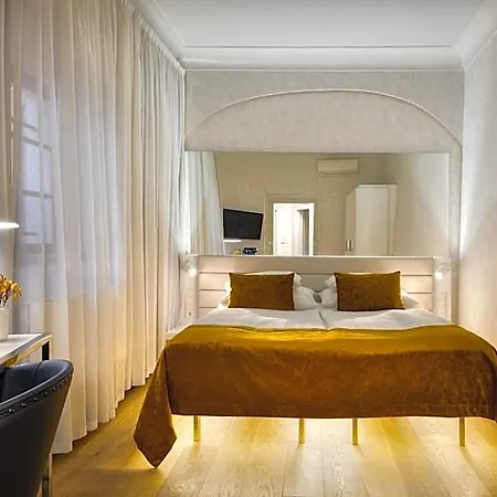 Bishop's House Hotel 4*
