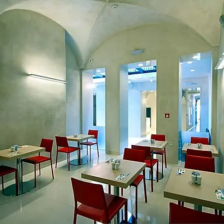 Bishop's House 4*