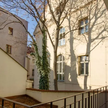 Bishop's House Ξενοδοχείο 4*