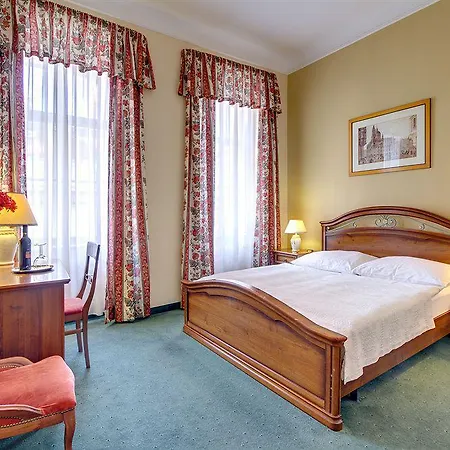 Bishop's House Hotel 4*