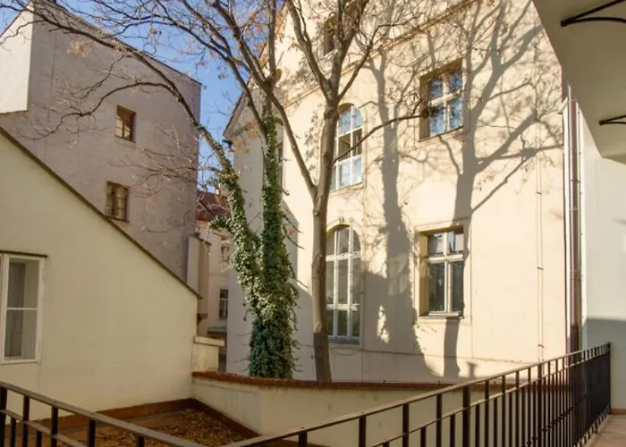 Bishop's House Hotel 4*