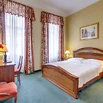Bishop's House Hotel 4*