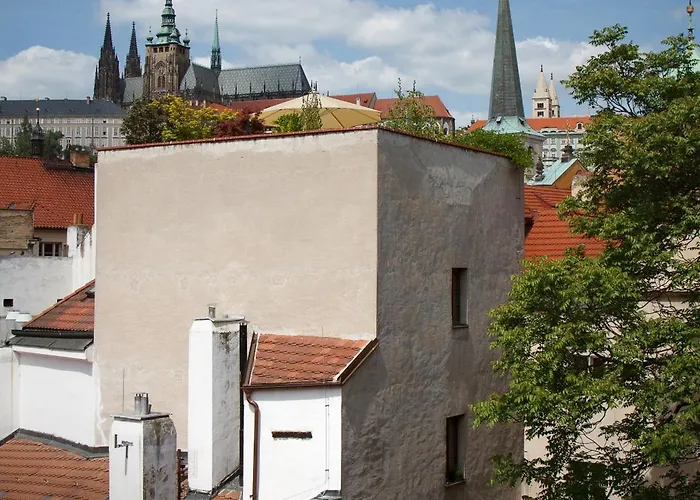 Bishop's House 4*